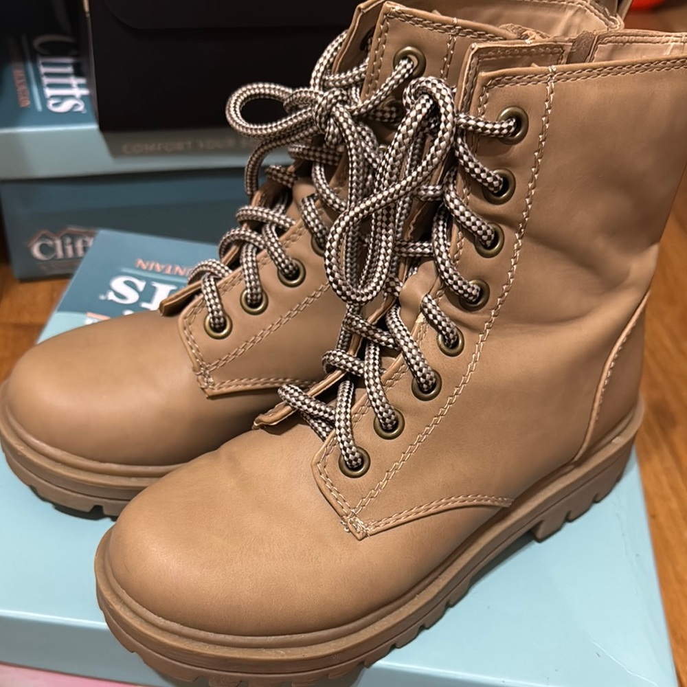 Tan Combat Moto Boots with Chunky Sole